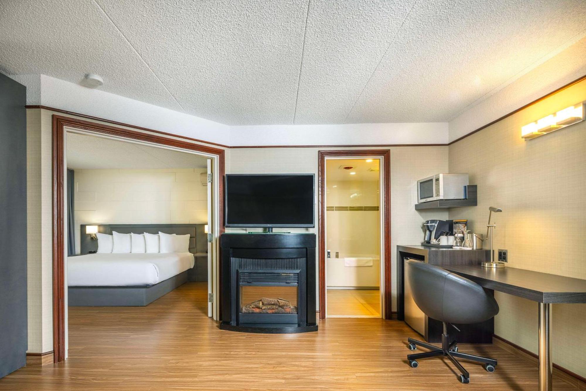 Les Suites De Laviolette Ascend Hotel Collection Trois-Rivières Екстериор снимка