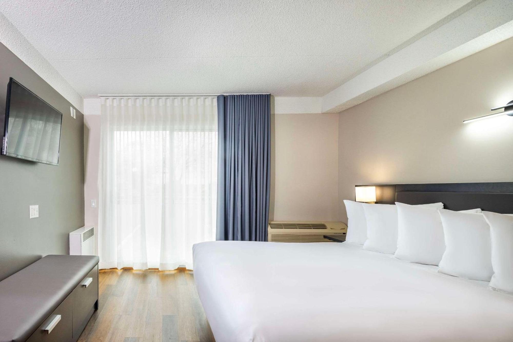 Les Suites De Laviolette Ascend Hotel Collection Trois-Rivières Екстериор снимка