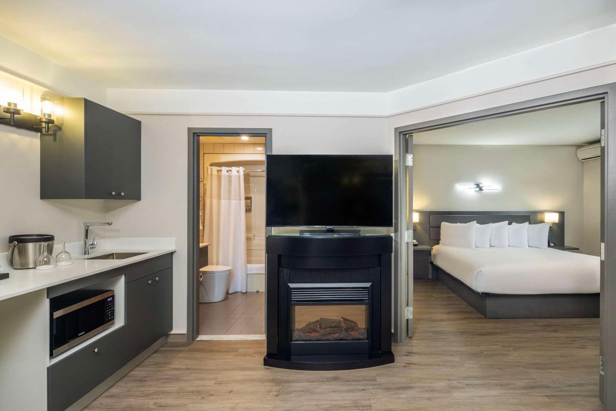 Les Suites De Laviolette Ascend Hotel Collection Trois-Rivières Екстериор снимка