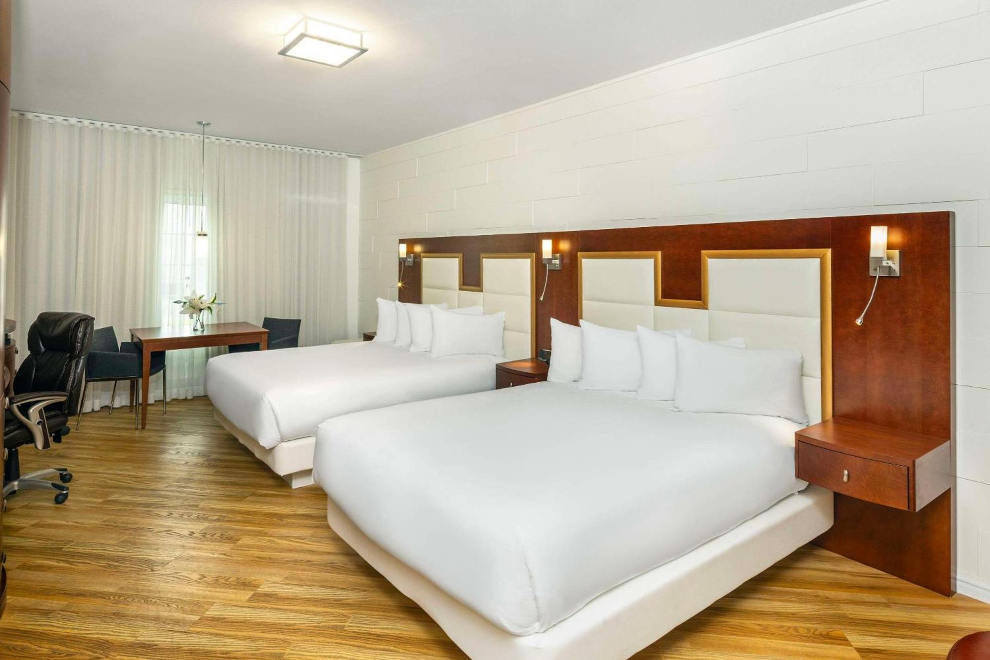 Les Suites De Laviolette Ascend Hotel Collection Trois-Rivières Екстериор снимка