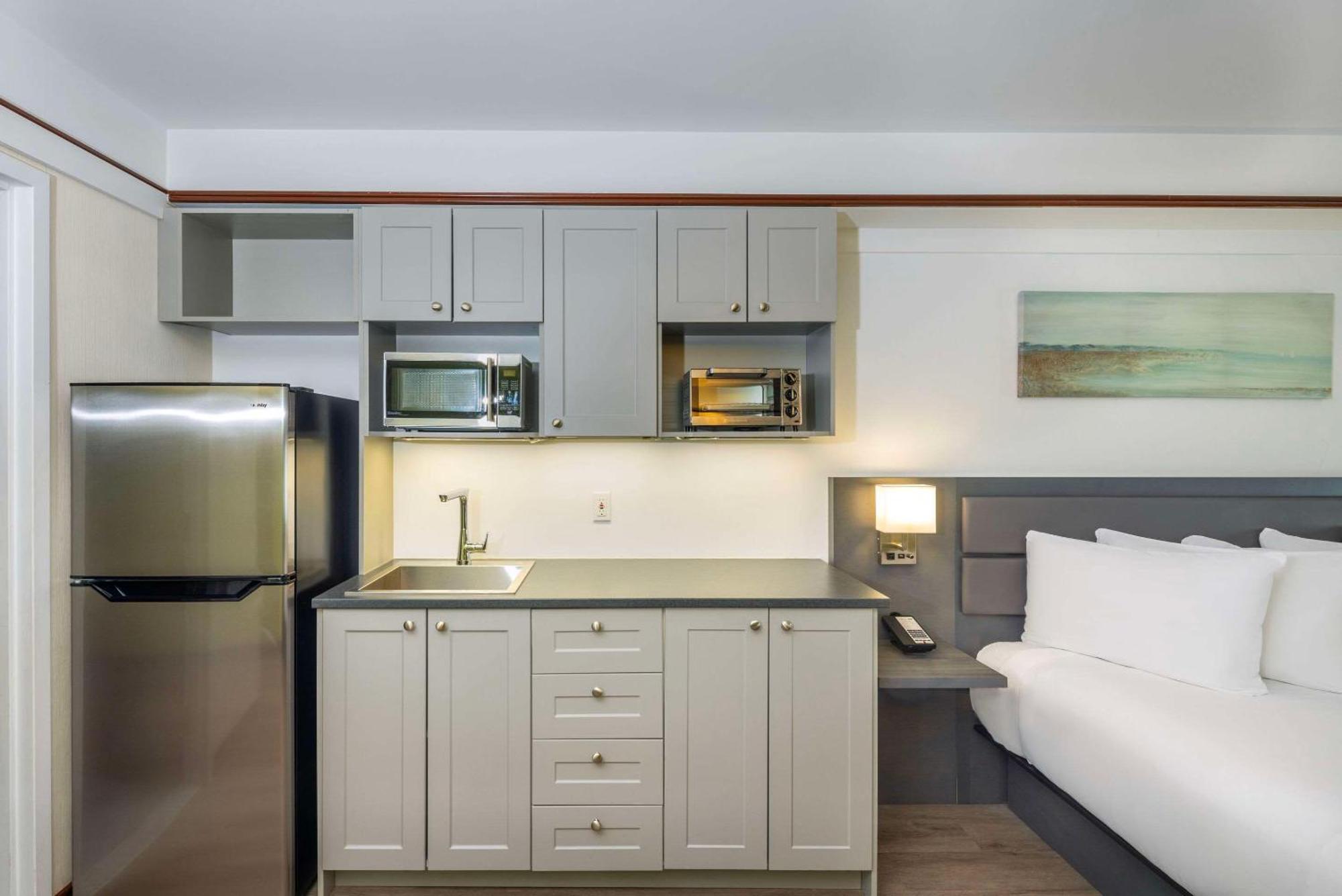 Les Suites De Laviolette Ascend Hotel Collection Trois-Rivières Екстериор снимка