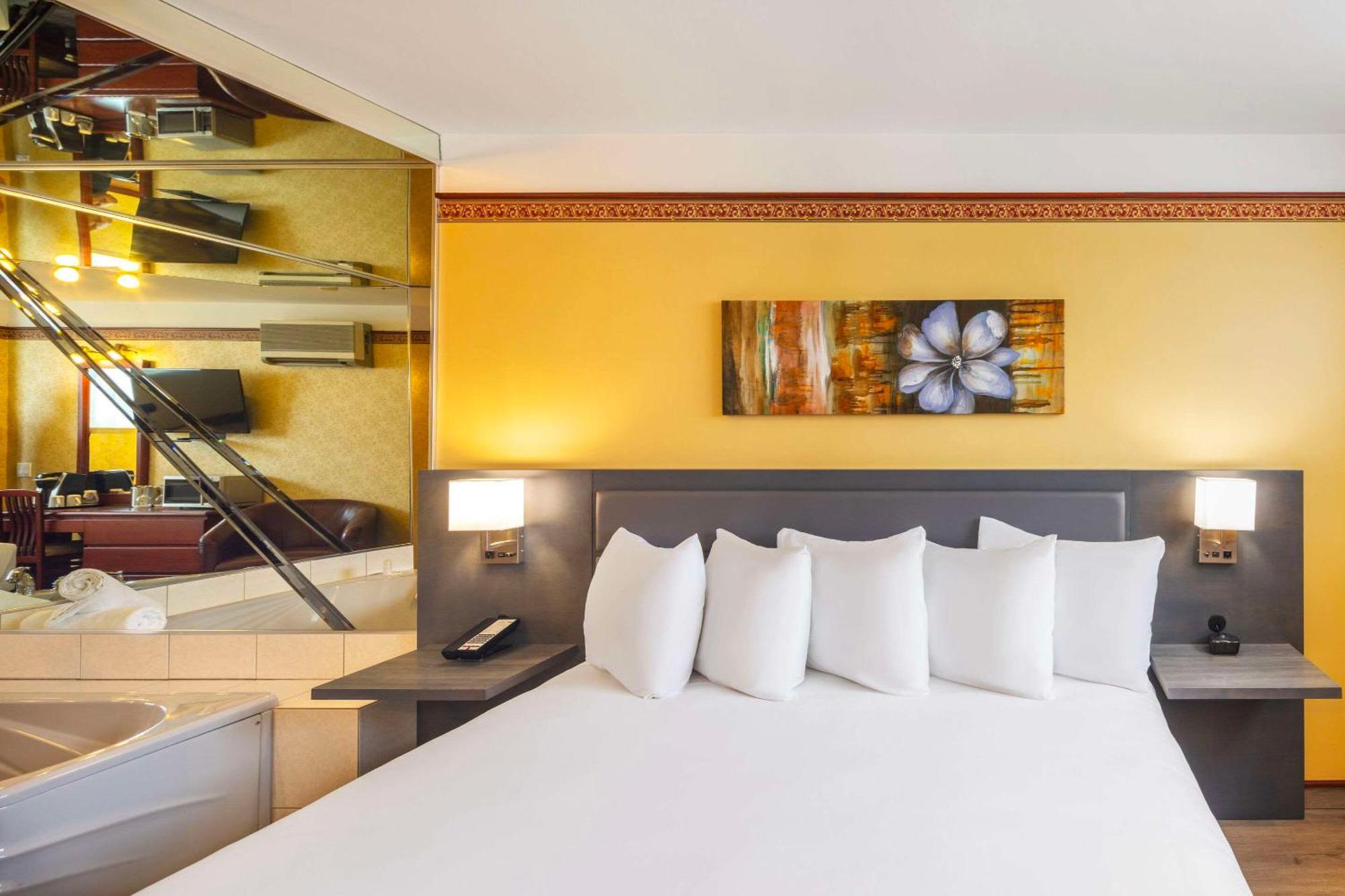 Les Suites De Laviolette Ascend Hotel Collection Trois-Rivières Екстериор снимка